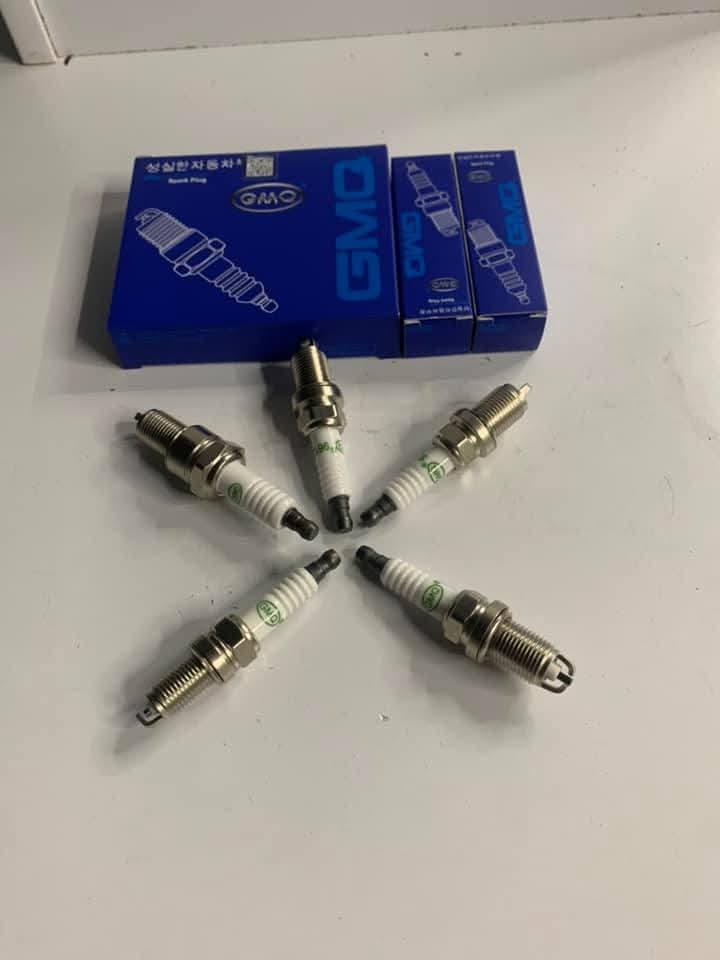 شمعات الإشعال (Spark Plugs)